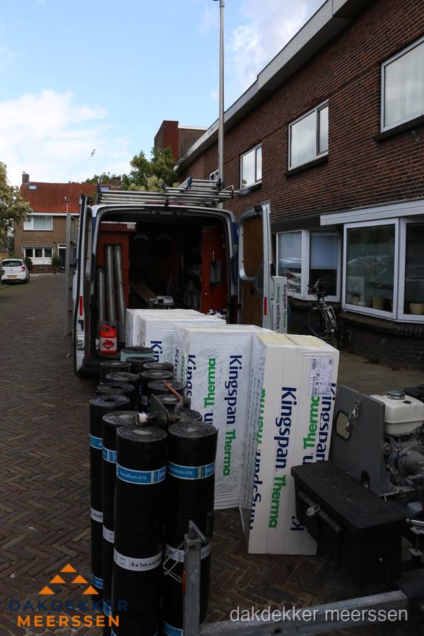 Levering van Kingspan isolatieplaten en bitumenrollen voor dakproject in Meerssen Levering van Kingspan isolatieplaten en bitumenrollen voor dakproject in Meerssen