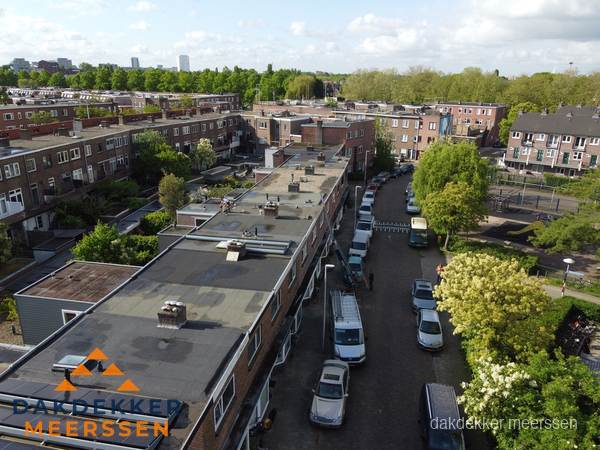Luchtfoto dakinspectie woonwijk in Meerssen Luchtfoto dakinspectie woonwijk in Meerssen
