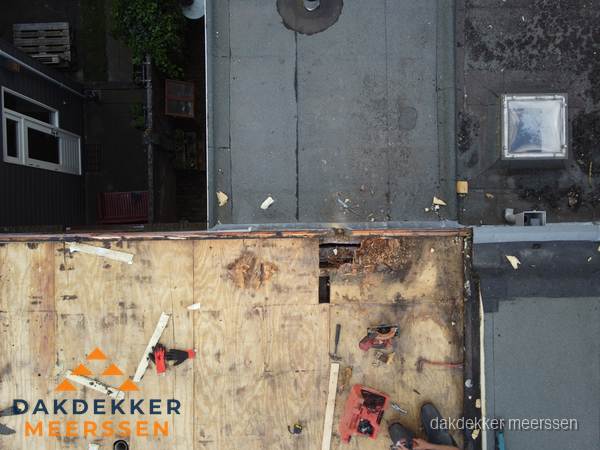 Dakschade en renovatie plat dak vanuit de lucht in Meerssen