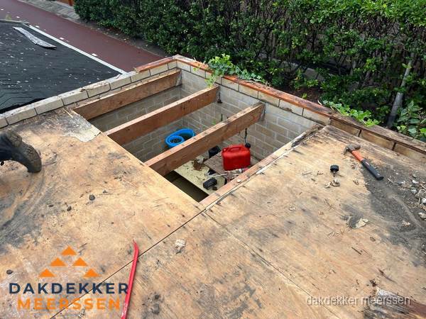 Plat dak vervangen met open constructie in Meerssen Plat dak vervangen met open constructie in Meerssen
