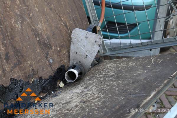 Dakdekkers gasbrander voor bitumen werkzaamheden in Meerssen Dakdekkers gasbrander voor bitumen werkzaamheden in Meerssen