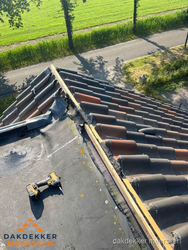 Kosten dakgoot vervangen: werkzaamheden aan dakrand in Meerssen Kosten dakgoot vervangen: werkzaamheden aan dakrand in Meerssen