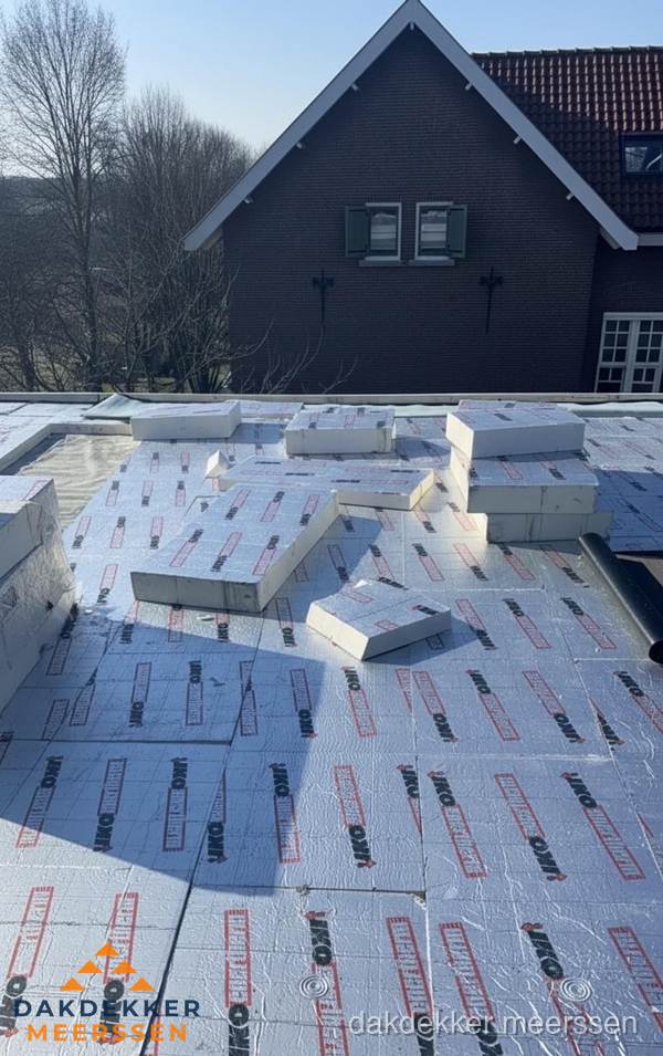 IKO PIR isolatieplaten op plat dak in Meerssen IKO PIR isolatieplaten op plat dak in Meerssen