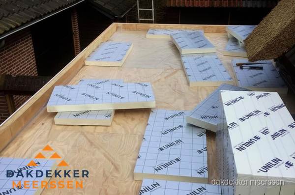 PIR isolatieplaten leggen op plat dak in Meerssen PIR isolatieplaten leggen op plat dak in Meerssen